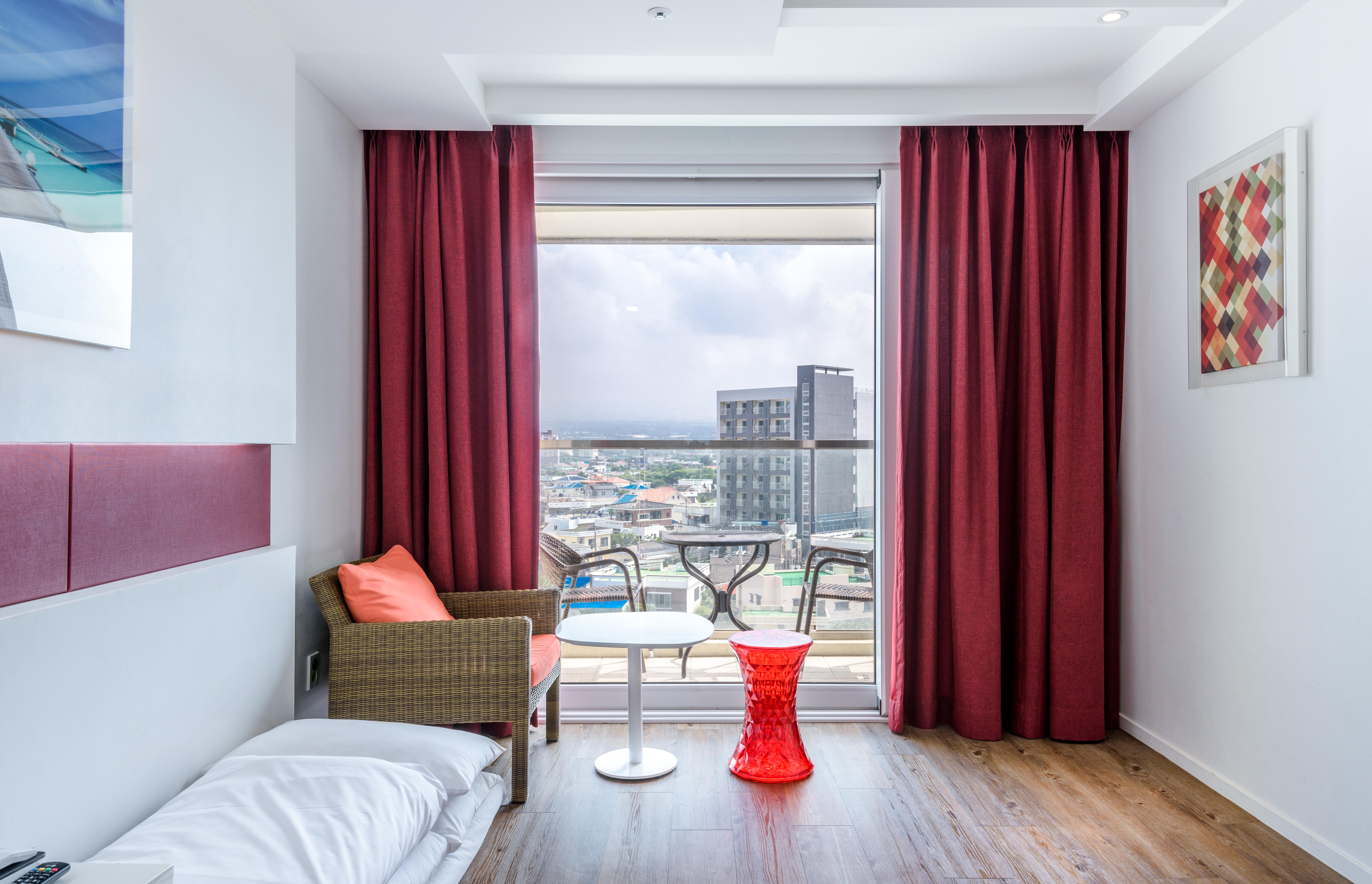 Aimi Jeju Beach Hotel Bagian luar foto
