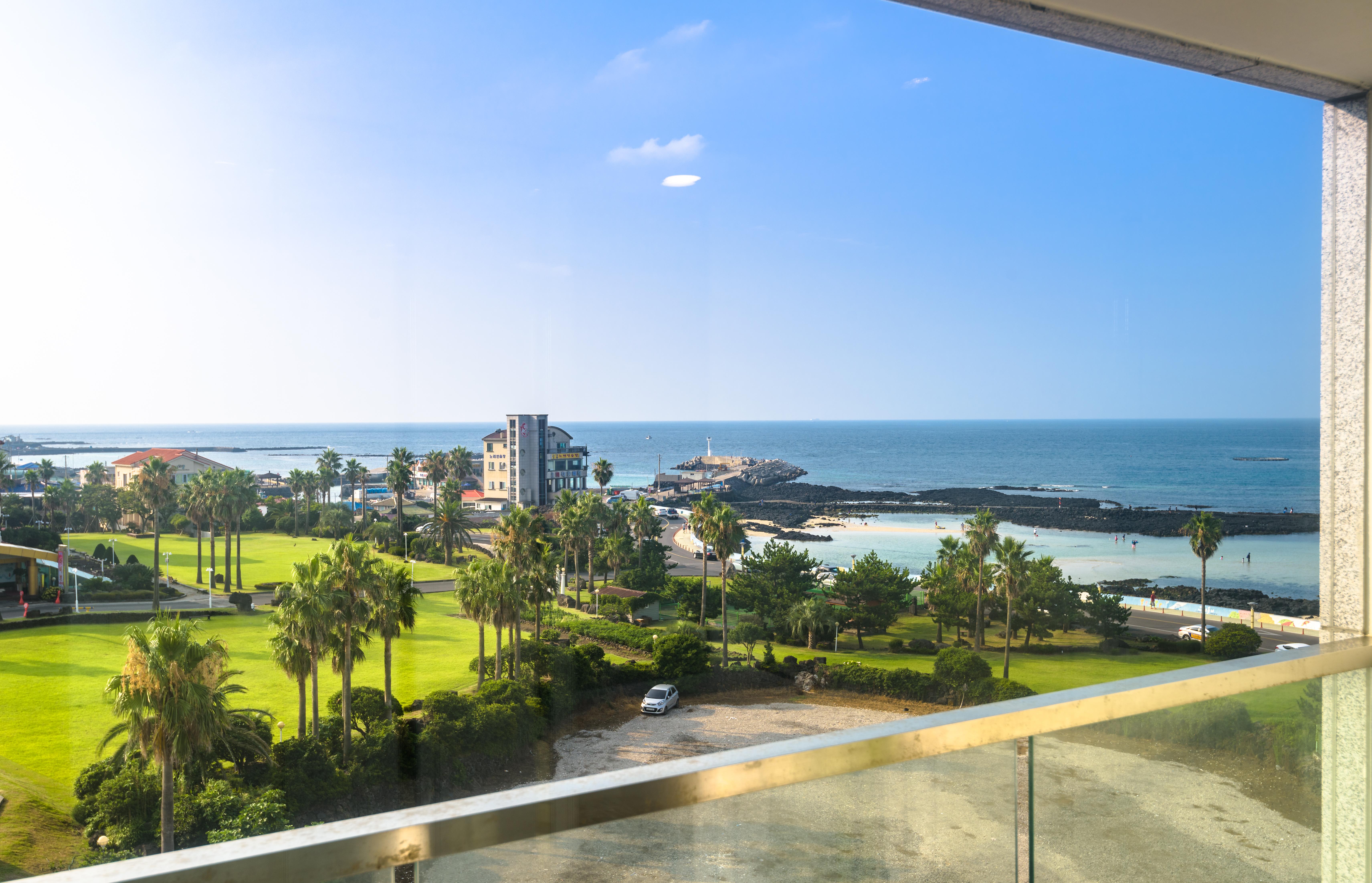 Aimi Jeju Beach Hotel Bagian luar foto