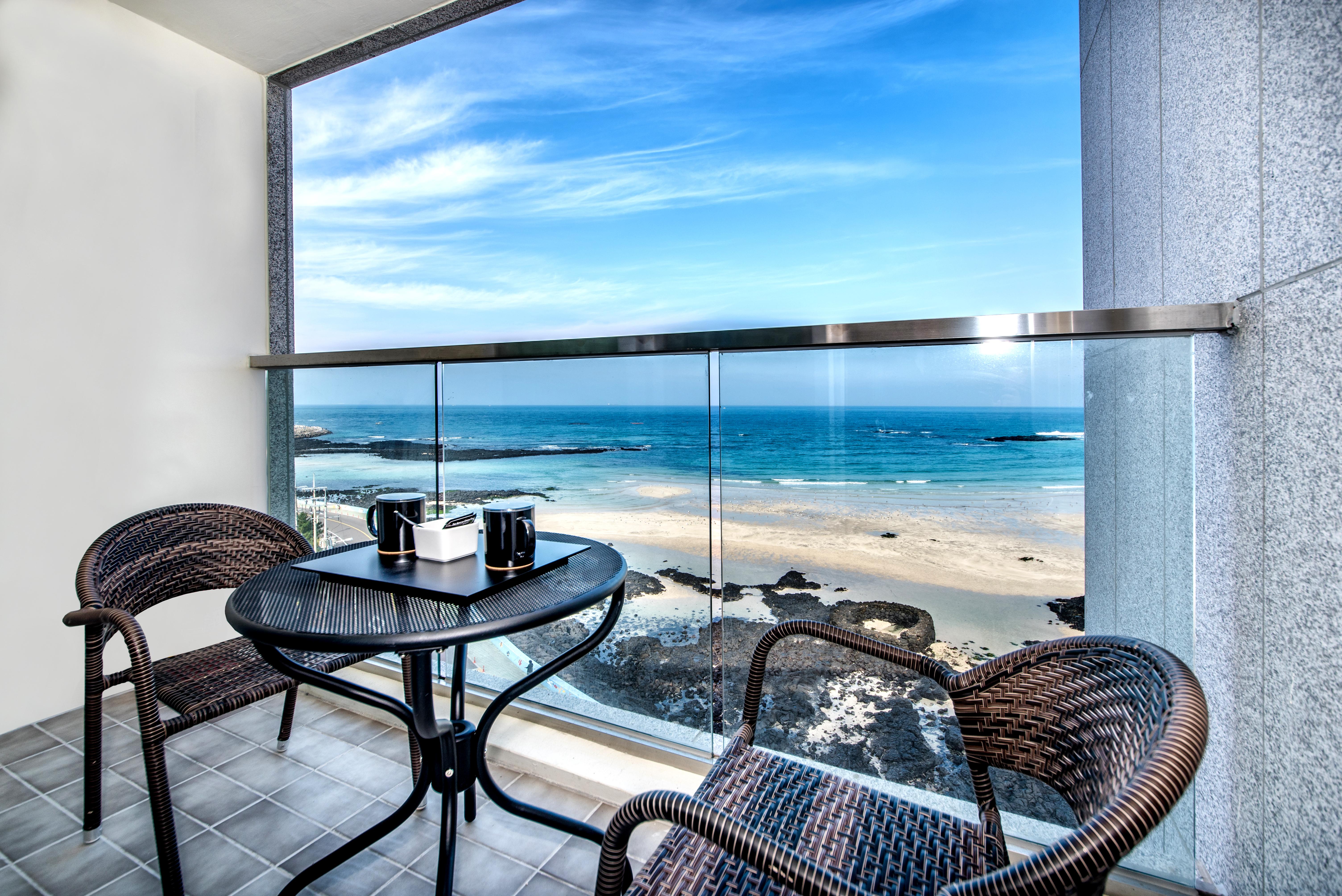 Aimi Jeju Beach Hotel Bagian luar foto